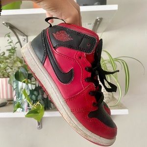 Red Nikes air Jordan's 13c